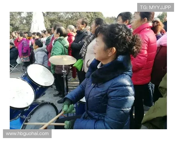 激情广场上交错命运谱写都市情感群像在荧屏之上的时代传奇 激情广场上交错命运谱写都市情感群像在荧屏之上的时代传奇