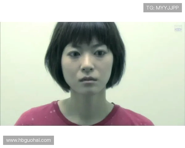 上野树里与5个包包:一场穿越时光的时尚对话 上野树里与5个包包:一场穿越时光的时尚对话